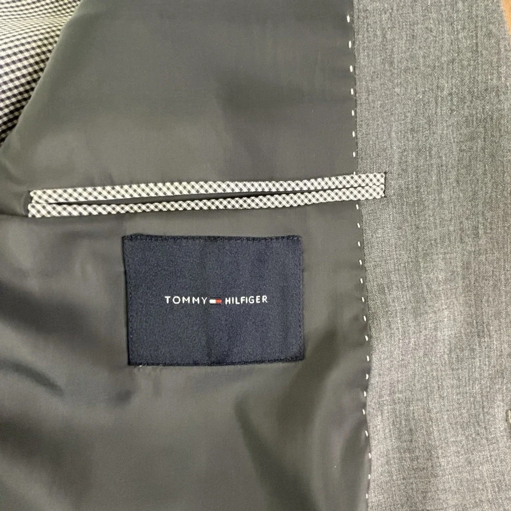 TOMMY‎ HILFIGER Mens 42R Solid Gray Blazer Sport Coat Suit Jacket Checked Lining